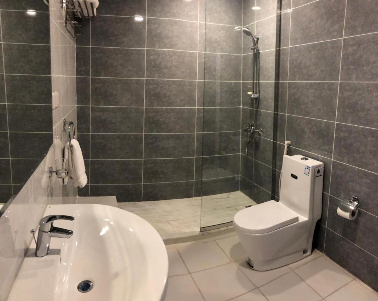 ראביג White Beach Hotel Suites מראה חיצוני תמונה